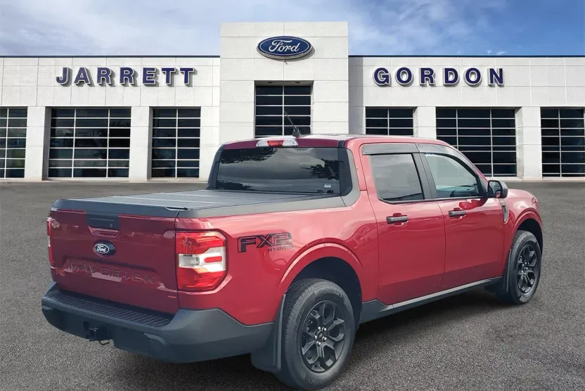 2025 Ford Maverick XLT photo 1