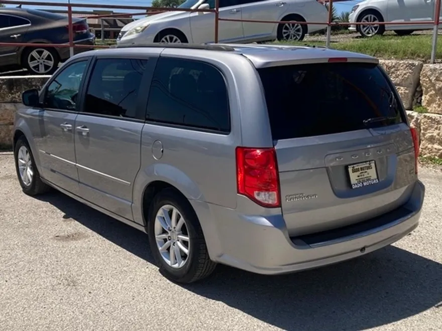 2016 Dodge Grand Caravan SXT photo 1