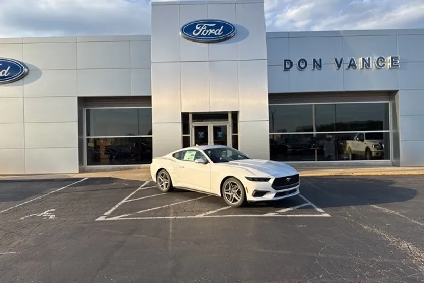 2025 Ford Mustang EcoBoost photo 1