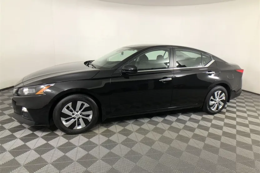 2022 Nissan Altima 2.5 S photo 1