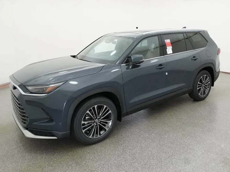 2026 Toyota Highlander Hybrid Platinum photo 1