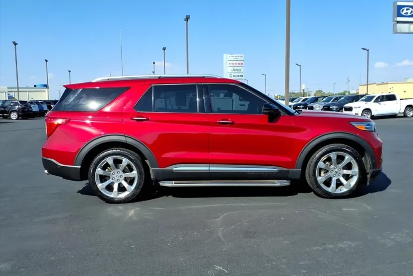 2020 Ford Explorer Platinum photo 1