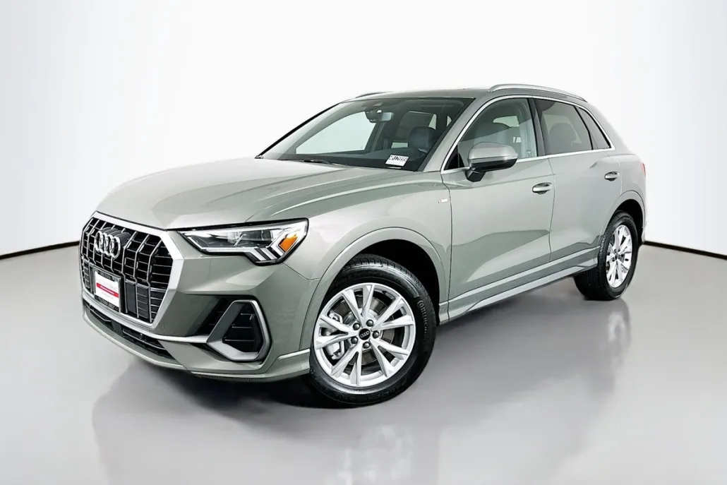 2025 Audi Q3 S line Premium photo 1