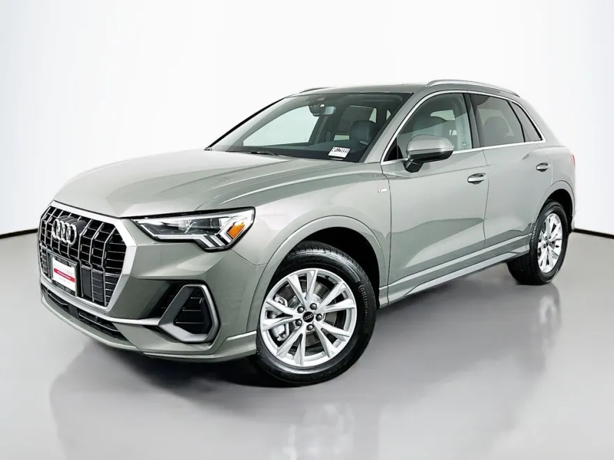 2025 Audi Q3 S line Premium photo 1