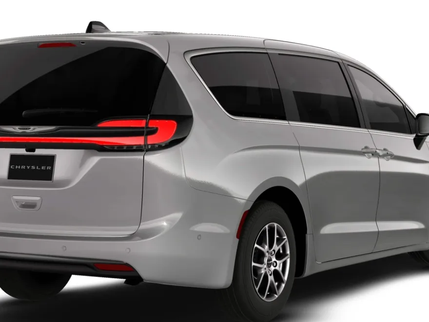 2026 Chrysler Pacifica photo 1