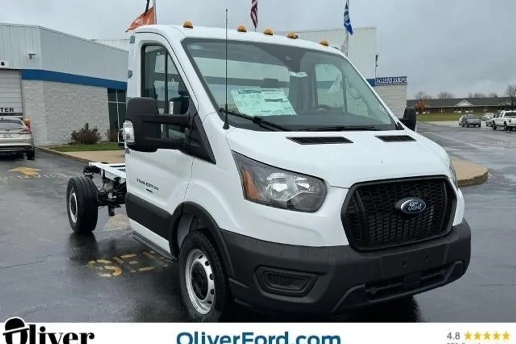 2024 Ford Transit Cutaway photo 1