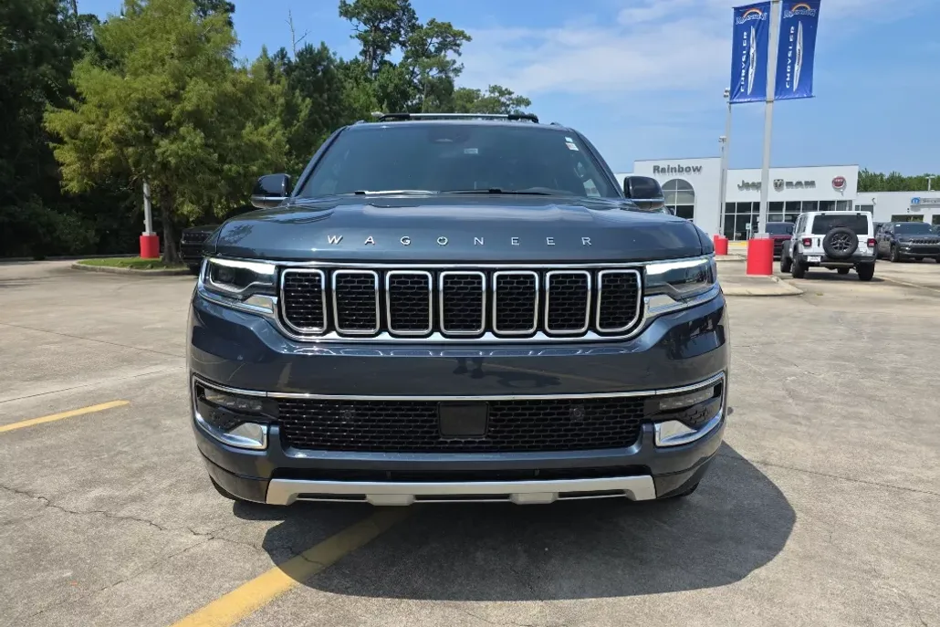 2024 Jeep Wagoneer L Series II photo 1