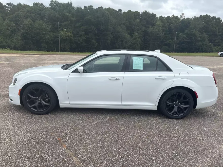 2022 Chrysler 300 S photo 1