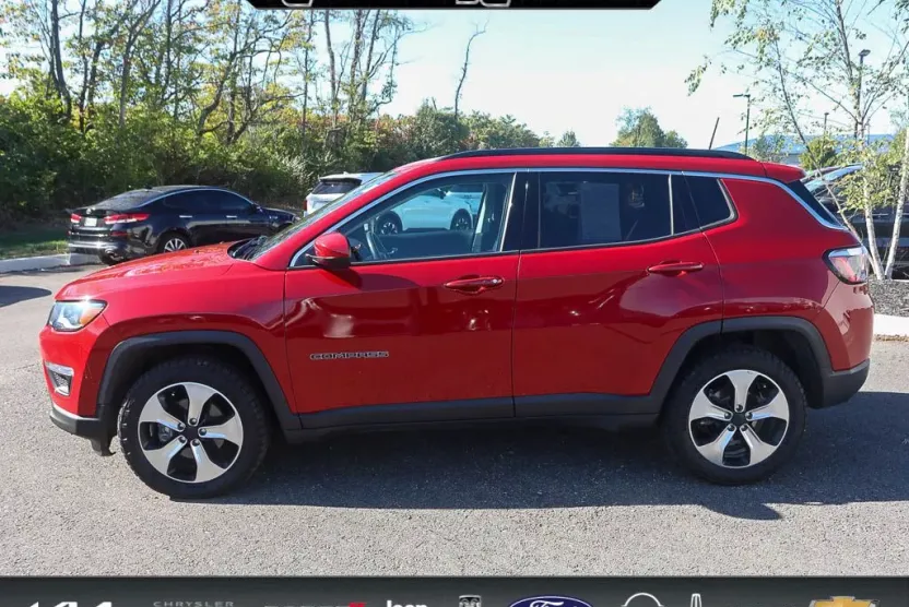 2018 Jeep Compass Latitude photo 1