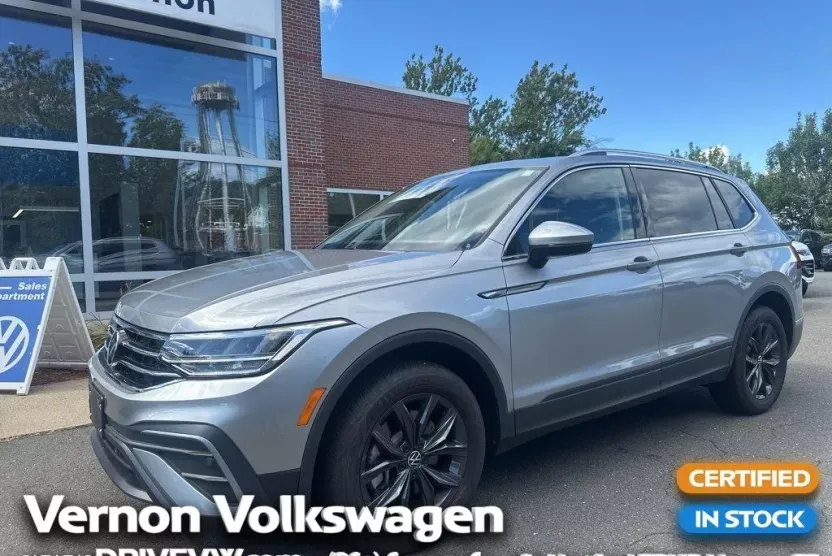 2024 Volkswagen Tiguan SE Wolfsburg Edition photo 1