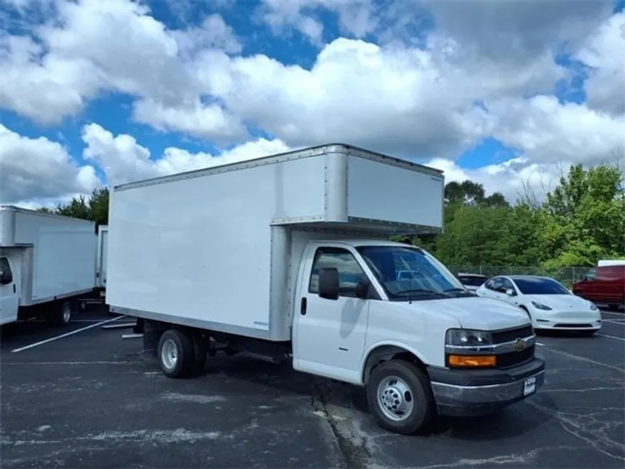 2025 Chevrolet Express 3500 Cutaway Van photo 1