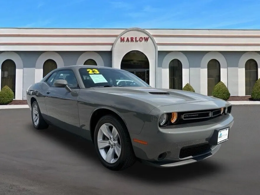 2023 Dodge Challenger SXT photo 1