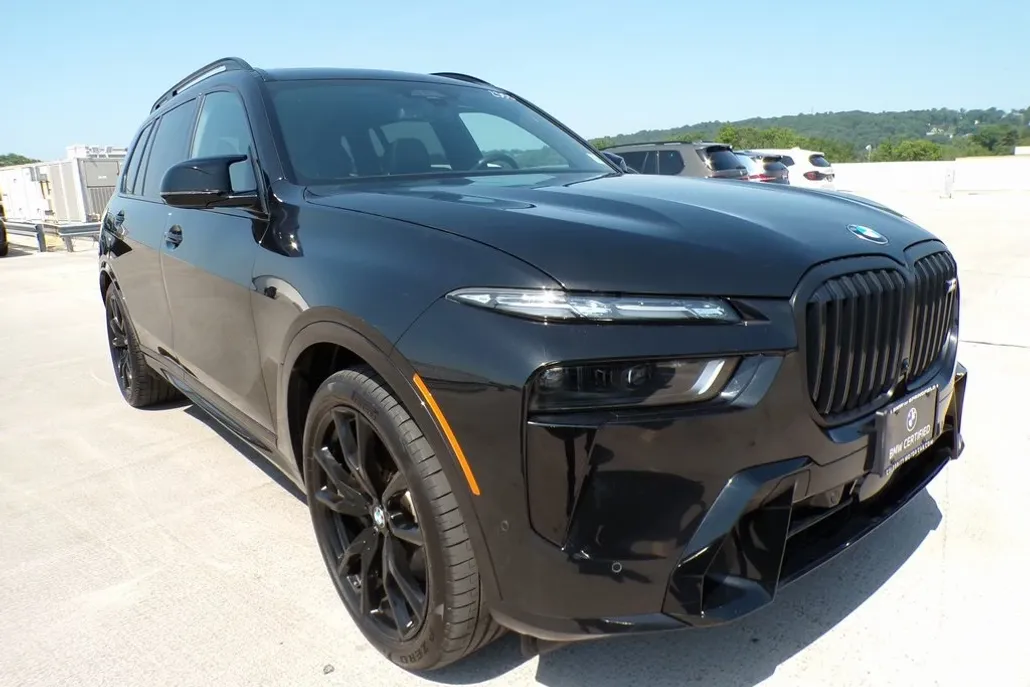 2025 Bmw X7 M60i photo 1