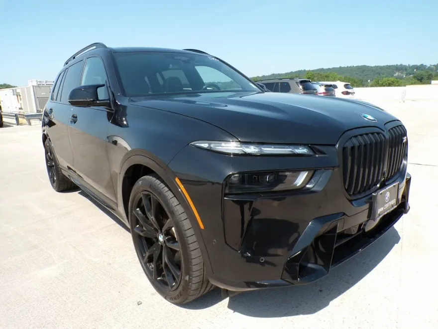 2025 Bmw X7 M60i photo 1