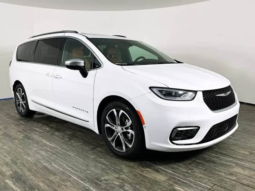 2026 Chrysler Pacifica Pinnacle photo 1