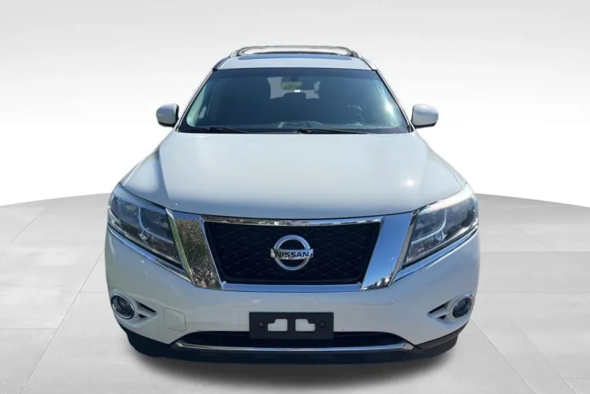 2016 Nissan Pathfinder SL photo 1