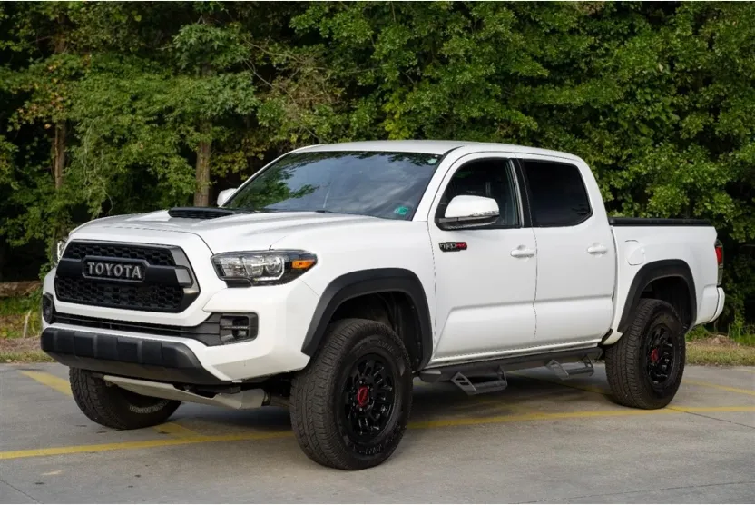 2017 Toyota Tacoma TRD Pro photo 1