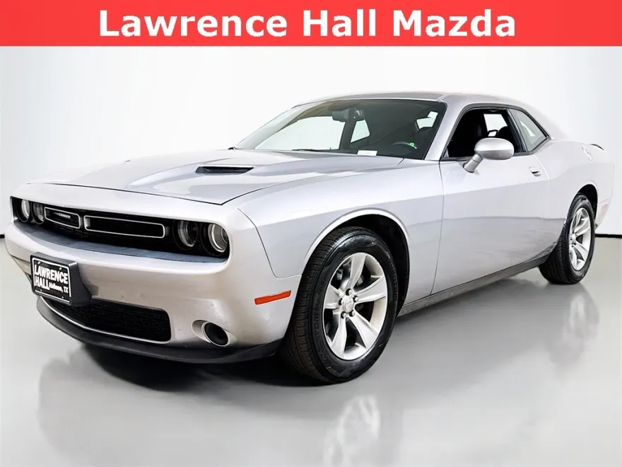 2015 Dodge Challenger SXT photo 1