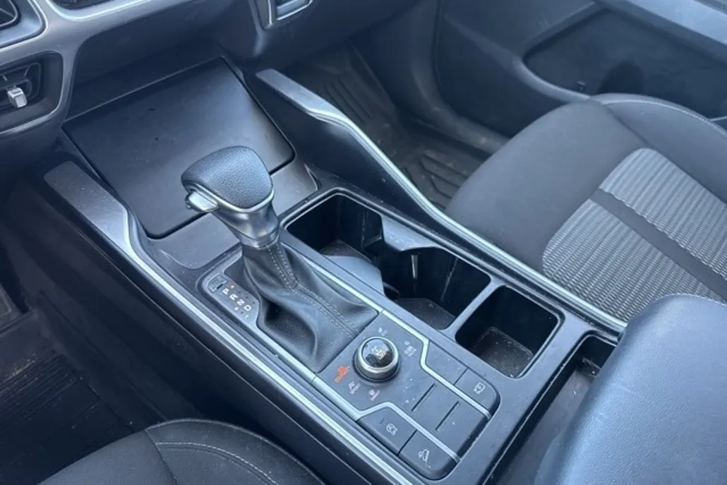 2022 Kia Sorento LX photo 1