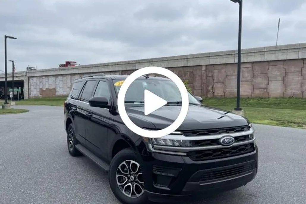 2024 Ford Expedition XLT photo 1