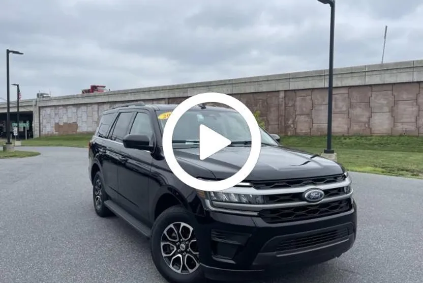 2024 Ford Expedition XLT photo 1