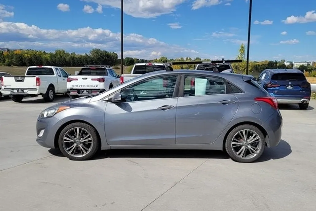 2016 Hyundai Elantra GT Base photo 1