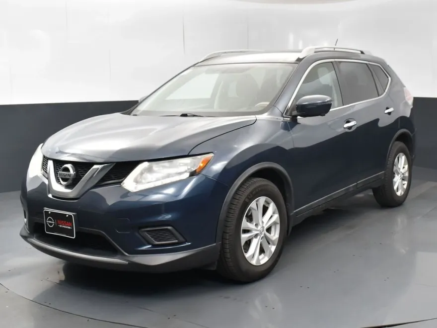 2016 Nissan Rogue SV photo 1