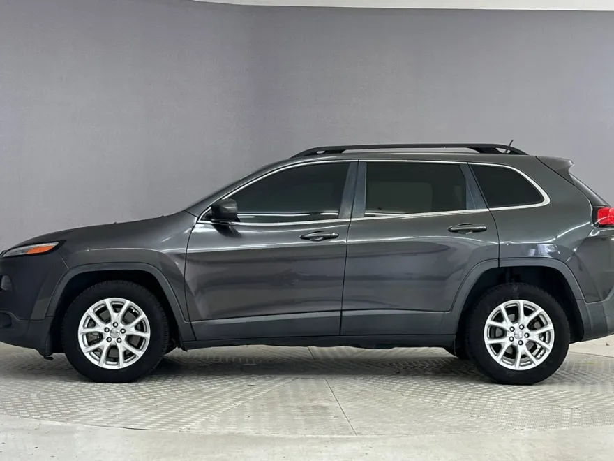 2015 Jeep Cherokee Latitude photo 1