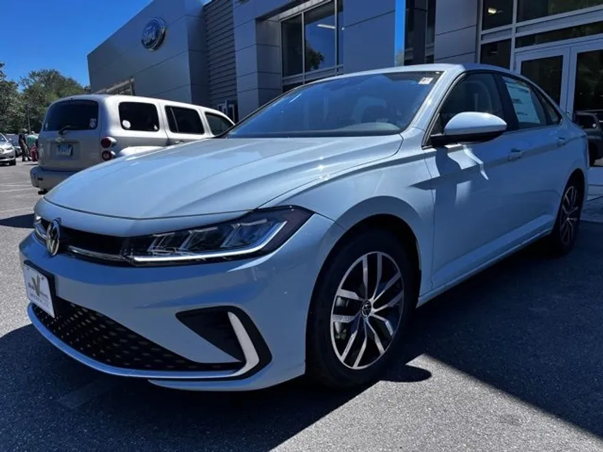 2025 Volkswagen Jetta 1.5T SE photo 1