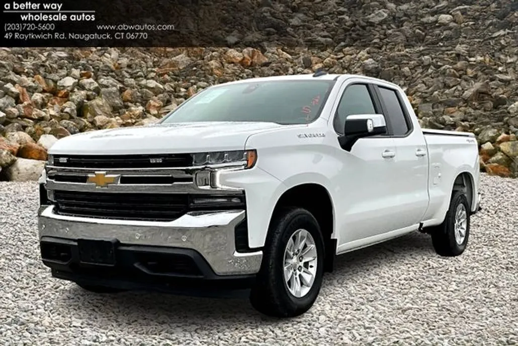 2021 Chevrolet Silverado LT photo 1