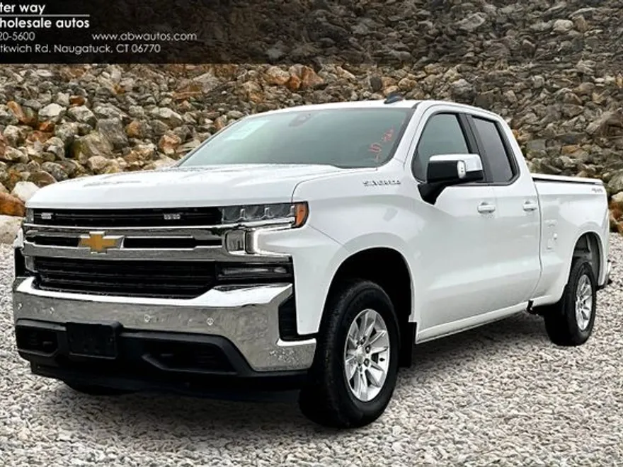 2021 Chevrolet Silverado LT photo 1