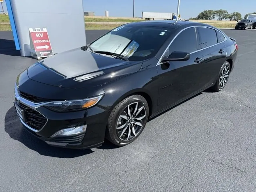 2024 Chevrolet Malibu RS photo 1