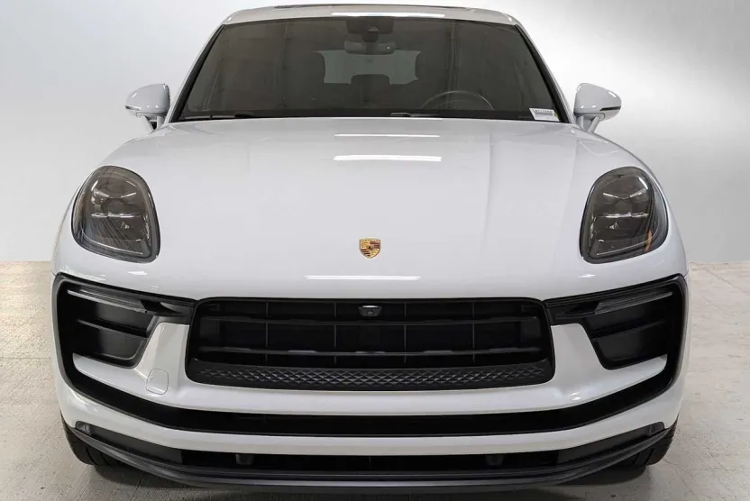 2022 Porsche Macan photo 1