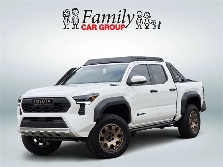 2024 Toyota Tacoma Trailhunter photo 1