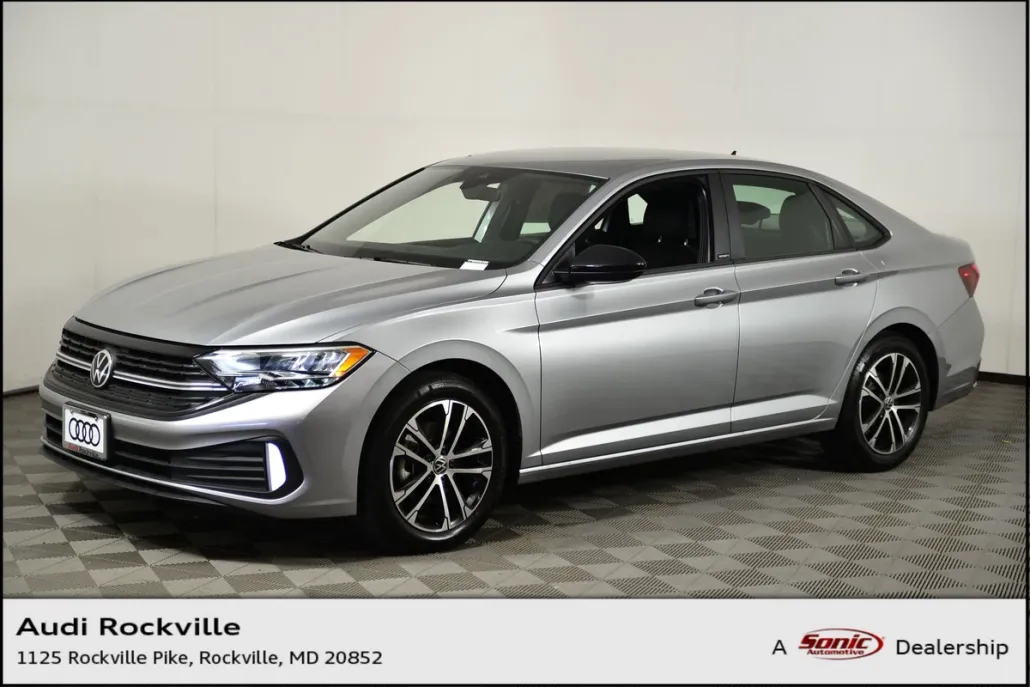2023 Volkswagen Jetta Sport photo 1
