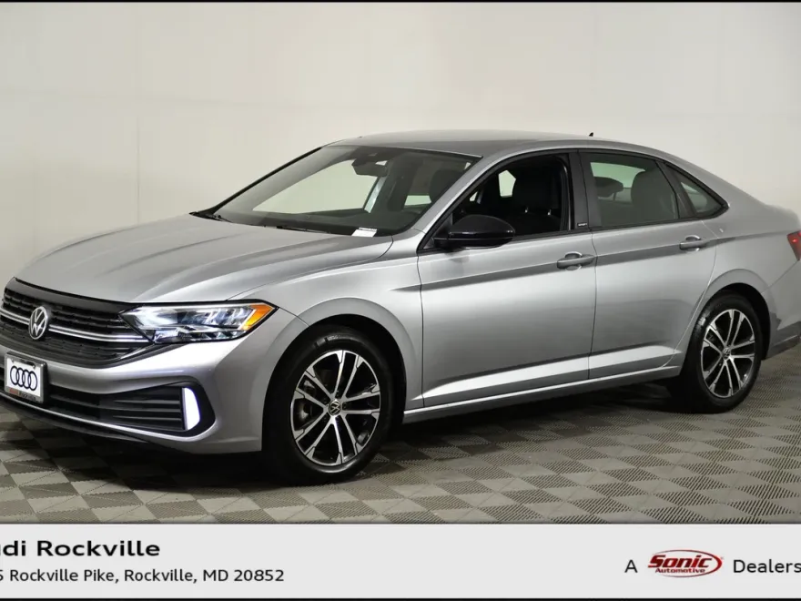 2023 Volkswagen Jetta Sport photo 1