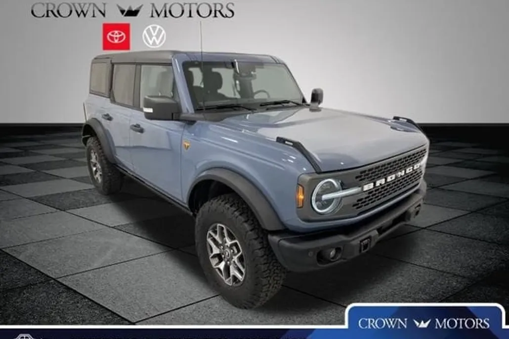 2023 Ford Bronco Badlands photo 1
