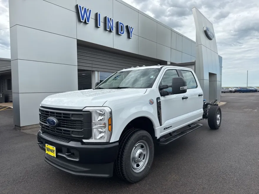 2025 Ford F-350 photo 1