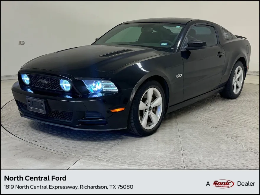 2013 Ford Mustang GT photo 1