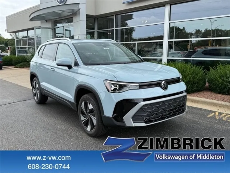 2025 Volkswagen Taos SE photo 1