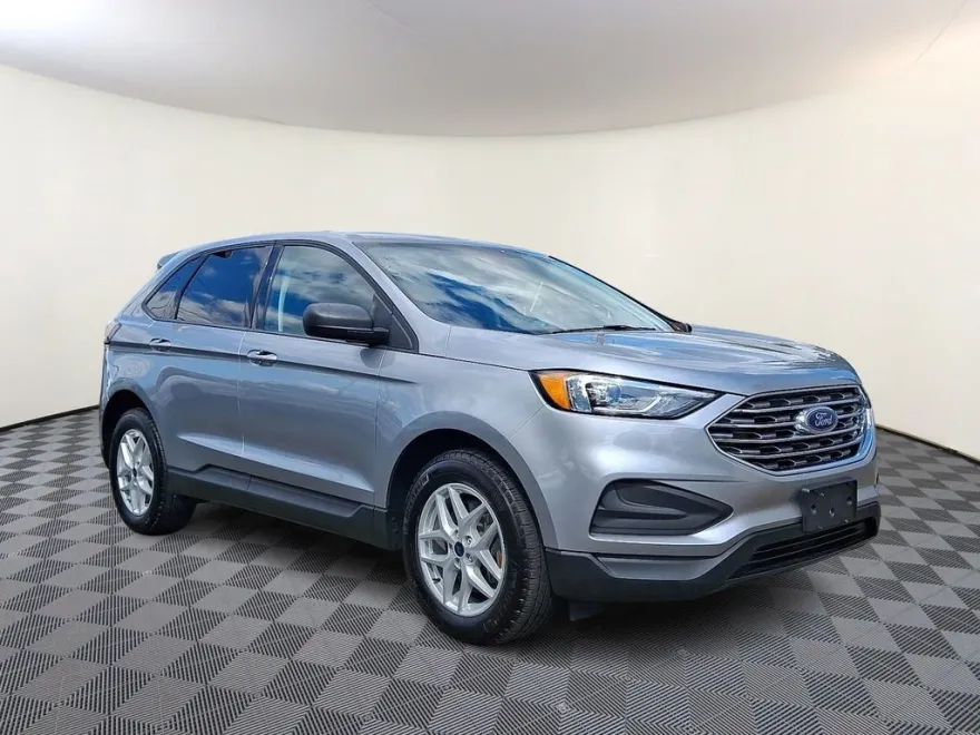 2022 Ford Edge SE photo 1