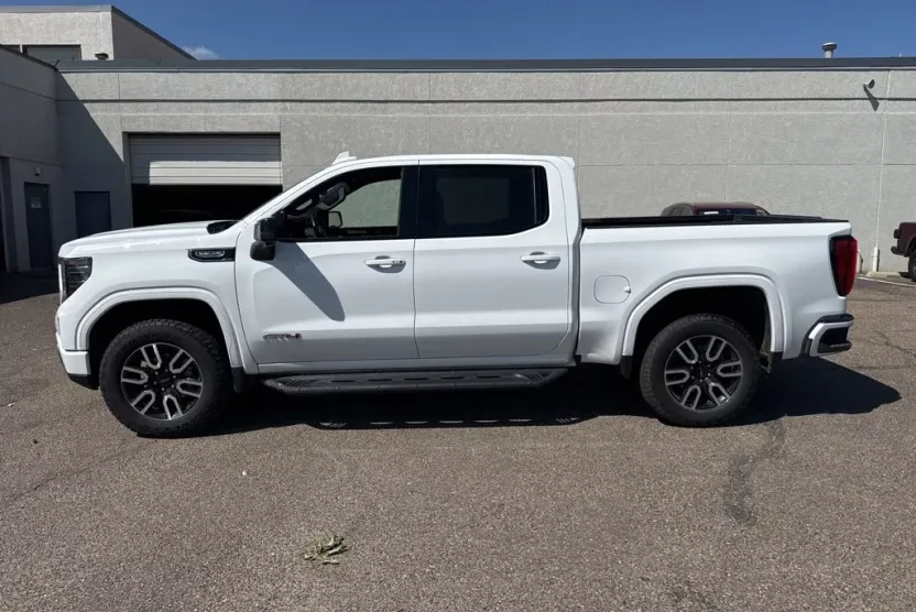 2024 Gmc Sierra 1500 AT4 photo 1