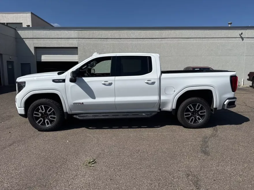 2024 Gmc Sierra 1500 AT4 photo 1