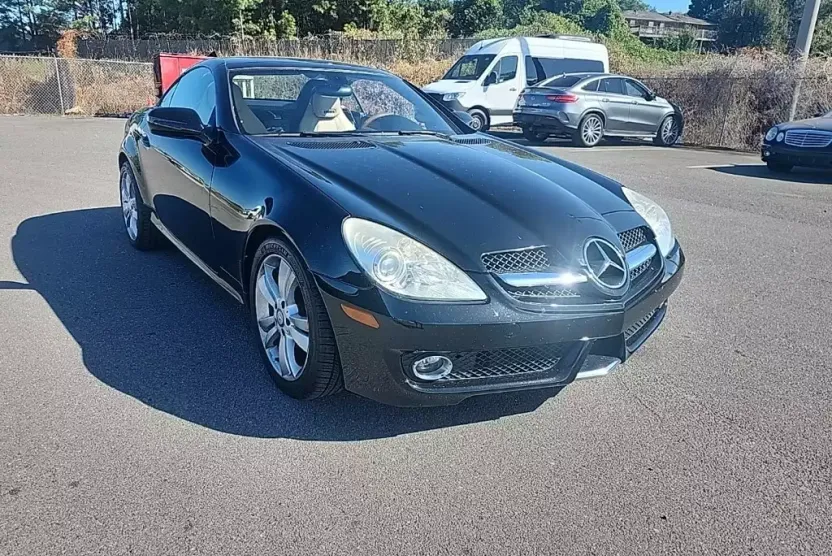 2010 Mercedes Benz SLK 300 photo 1