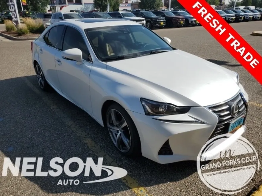 2017 Lexus IS 300 photo 1