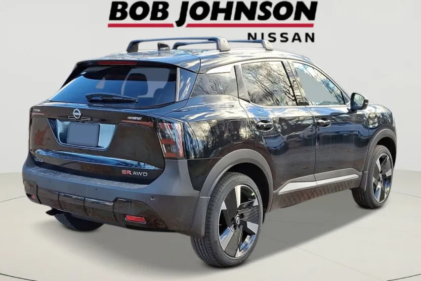 2026 Nissan Kicks SR photo 1