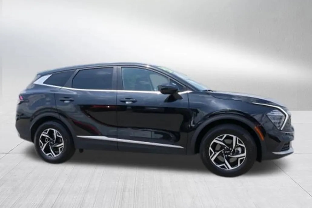 2024 Kia Sportage LX photo 1