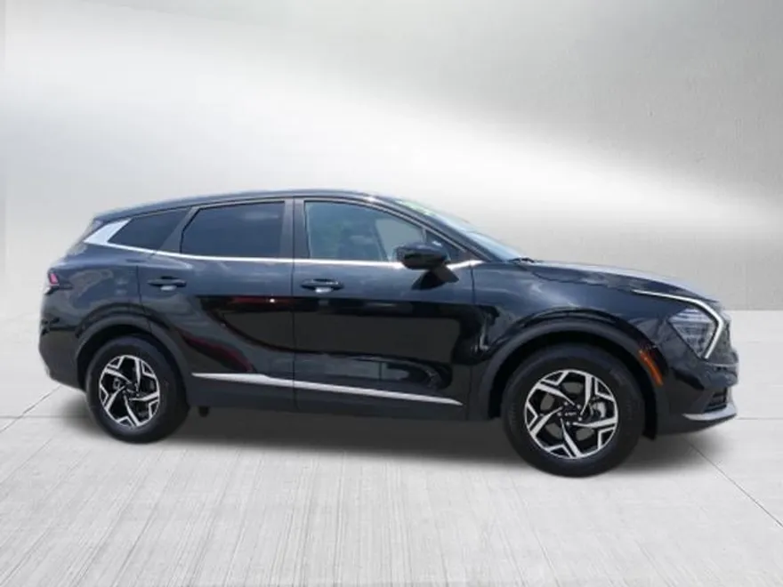 2024 Kia Sportage LX photo 1