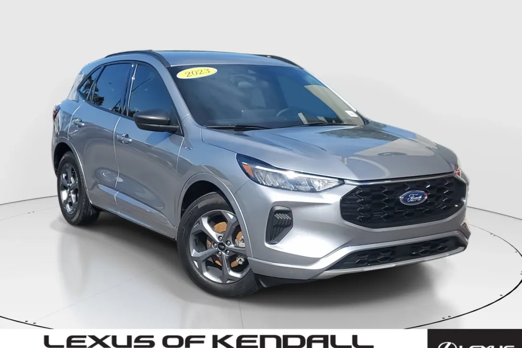 2023 Ford Escape ST-Line photo 1