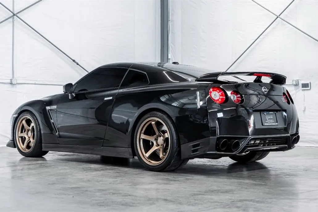 2012 Nissan GT-R Black Edition photo 1